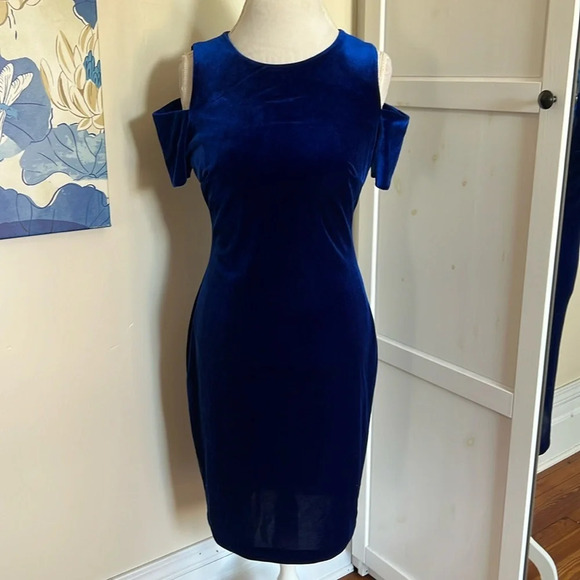 Calvin Klein Beautiful Blue Velvet Cold Shoulder Sheath Dress - Size 6 - Picture 1 of 8